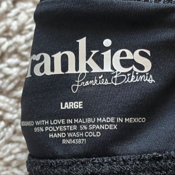 Frankies Bikinis Summertime Bikini Top in Black Size LARGE NEW - Picture 4 of 6